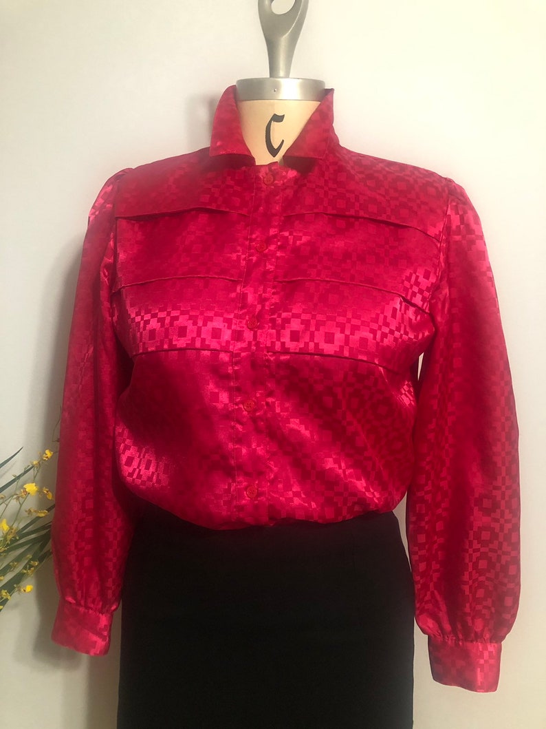Hot pink vintage 80/'s blouse with cheat pleats