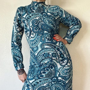 Vintage 1960’s oceanic shades of blue psychedelic floral/paisley print mini mod dress