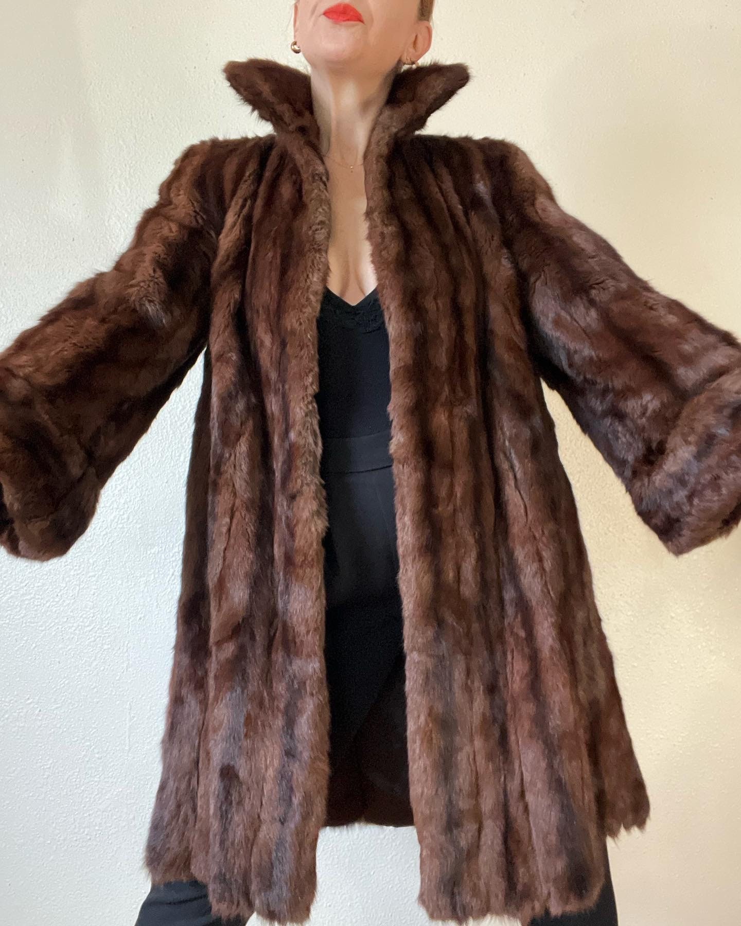 Mink fur coat ring collar long sleeve • brown color