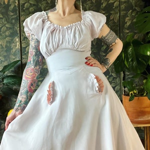 Vintage 1930’s taffeta gown with stunning gathered sweetheart bust-line & ruffle welt pockets