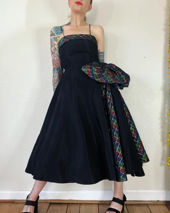 Vintage late 1940’s/early 1950’s black silk taffe… - image 7