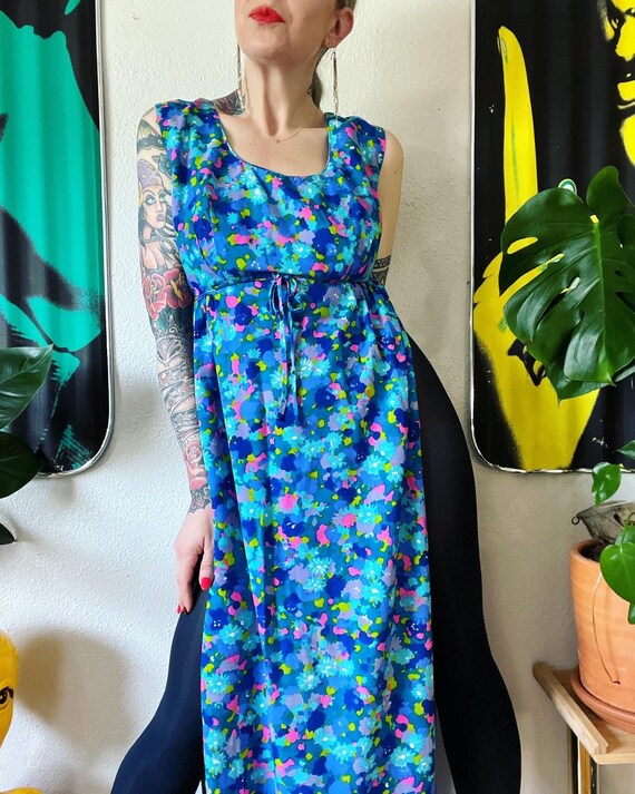 Vintage 1960’s cotton floral hostess dress with d… - image 2