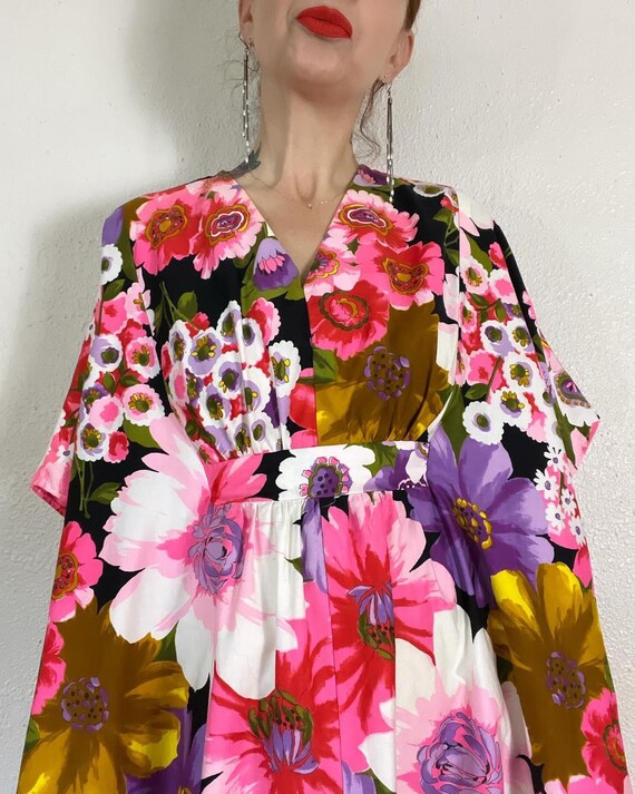 On LAYAWAY Diana Vintage 1960’s/1970’s bold & brigh… Gem