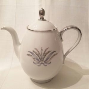 Vintage Baronet Debut Coffee Pot ~ Wheat Pattern with a Platinum Rim ~ Eschenbach Bavaria Germany ~ Fine China