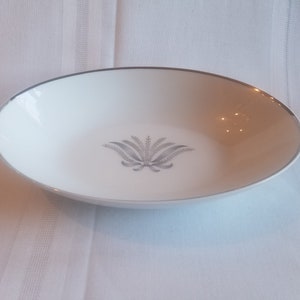 Vintage Baronet Debut Oval Serving Bowl ~ Wheat Pattern with a Platinum Rim ~ Eschenbach Bavaria Germany ~ Fine China