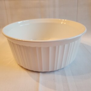Vintage Corning Ware Pyroceram F-1-B French White 2.5 Quart Casserole Dish (no lid) ~ Corningware Round Casserole