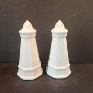 Vintage Pfaltzgraff Heritage Salt and Pepper Shakers ~ USA
