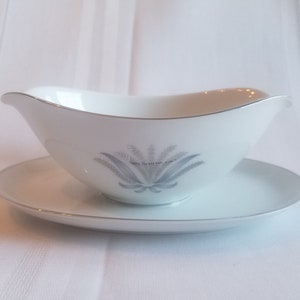 Vintage Baronet Debut Gravy Boat with Attached Underplate ~ Wheat Pattern with a Platinum Rim ~ Eschenbach Bavaria Germany ~ Fine China