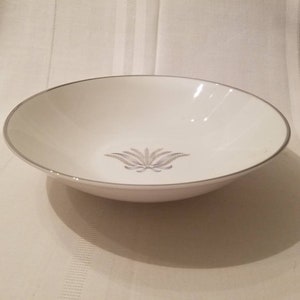 Vintage Baronet Debut 9 inch Round Serving Bowl ~ Wheat Pattern with a Platinum Rim ~ Eschenbach Bavaria Germany ~ Fine China