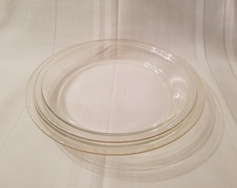 Set of 2 Vintage Clear Pyrex Pie Dishes. Set includes a 9 and a 10 inch dish