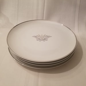 Set of 4 Vintage Baronet Debut Dinner Plates ~ Wheat Pattern with a Platinum Rim ~ Eschenbach Bavaria Germany ~ Fine China