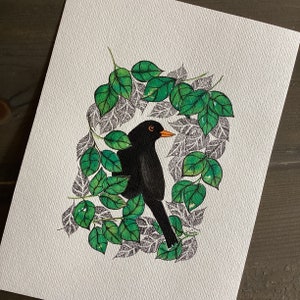 Oryginalna sztuka czarnego ptaka, ilustracja czarnego ptaka w liściach, prezent z czarnym ptakiem, prezent dla miłośników ptaków, ptak ogrodowy