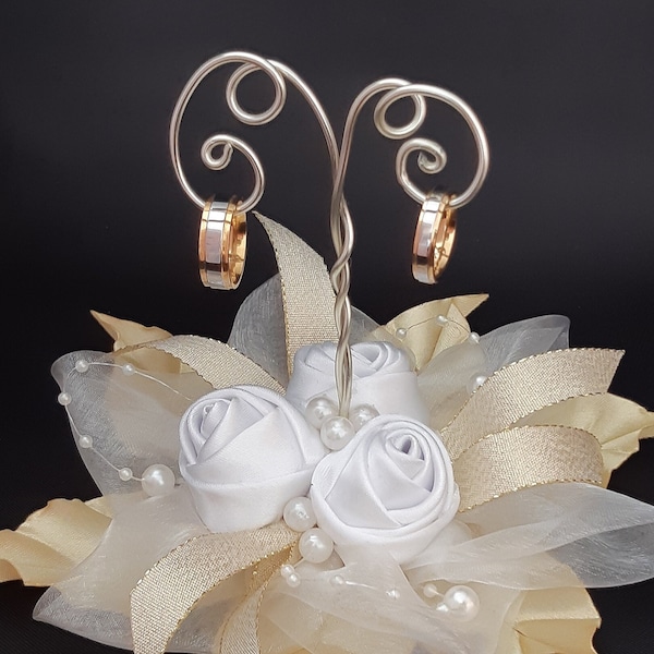 Porte alliances original en forme de fleur en satin et organza,  Porte-bague de mariage, Coussins d'alliances de la cérémonie de mariage