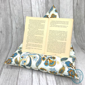 Light reading pillow, malleable tablet holder, in 2 different colors, birthday gift idea, product of Provence image 3