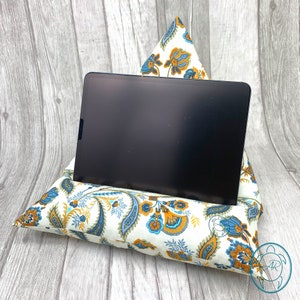 Light reading pillow, malleable tablet holder, in 2 different colors, birthday gift idea, product of Provence image 2