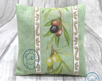 Beautiful lavender pillow, gift idea as a guest gift, lavender scent, scented pillow, gift for her, product of Provence