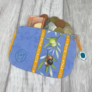 kleines blaues Münzportemonnaie, kleine Geschenkidee, blaues Minitäschchen, kleine praktische Medikamentenaufbewahrung, süßes Olivenmuster