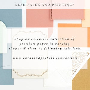 Pode incluir: Um cart&atilde;o branco com uma borda dourada e o texto "Shop an extensive collection of premium paper in varying shapes & sizes by following this link: www.cardsandpockets.com/betlem" em um fundo branco com v&aacute;rias amostras de papel colorido.