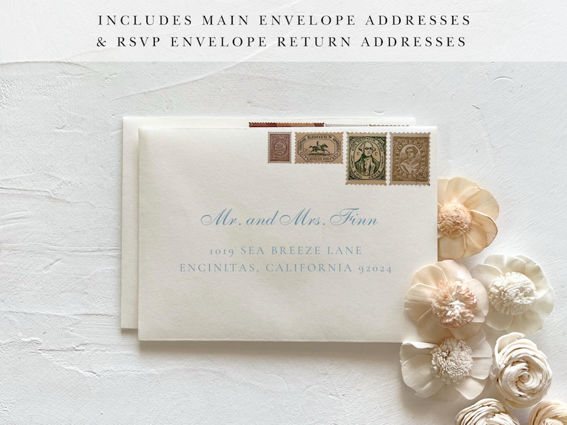 Pode incluir: Um envelope branco com uma inscri&ccedil;&atilde;o azul que diz "Mr. and Mrs. Finn" e o endere&ccedil;o "1019 SEA BREEZE LANE ENCINITAS, CALIFORNIA 92024". O envelope tem v&aacute;rios selos postais antigos colados no canto superior direito.