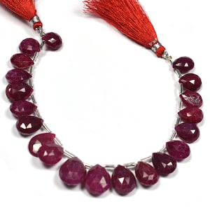 Biolettes sfaccettate a forma di pera tinte di rubino~~1 filo~~16mmx12mm-12mmx9mm~~7 pollici di lunghezza