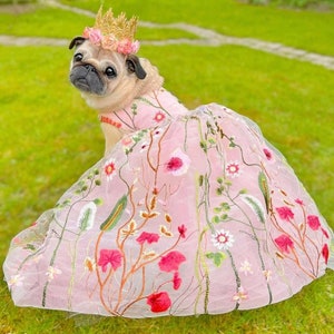 Blütenkleid für Hund und Katze aus Tüll in Blush, Weiß, Elfenbein, Schwarz oder Pink mit gestickten Blumen