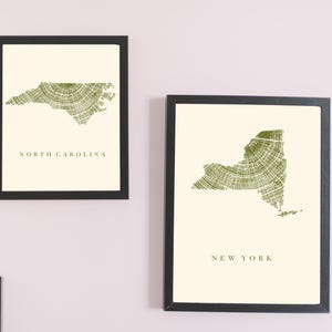Anneau d'arbre de Caroline du Nord, art mural moderne, décoration inspirée de la nature, oeuvre d'art minimaliste verte sur la carte