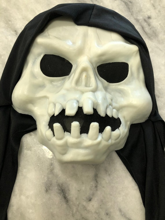 Classic Scream Light Up Scary Halloween Mask