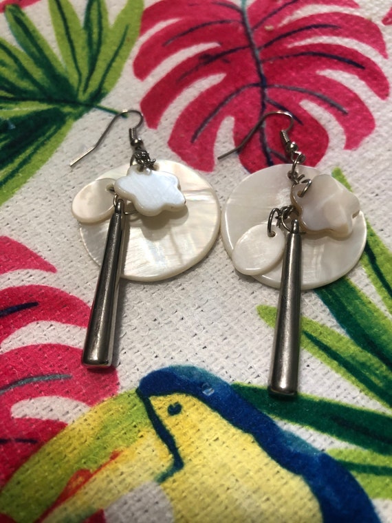 Vintage Mother of Pearl Drop Earrings with Flower… - image 3