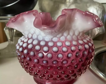 ヴィンテージ フェントン クランベリー オパールセント ホブネイル花瓶