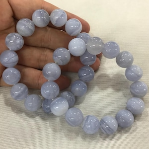 Offre spéciale Calcédoine bleue véritable 12-12,5 mm Perles de pierres précieuses naturelles rondes Bracelet de bijoux fini avec fissures et bosses - 1 pièce