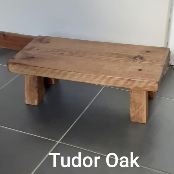 Kleiner Hocker / kleiner Hocker / Tisch aus Holz