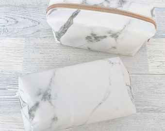 Marble and White pouche