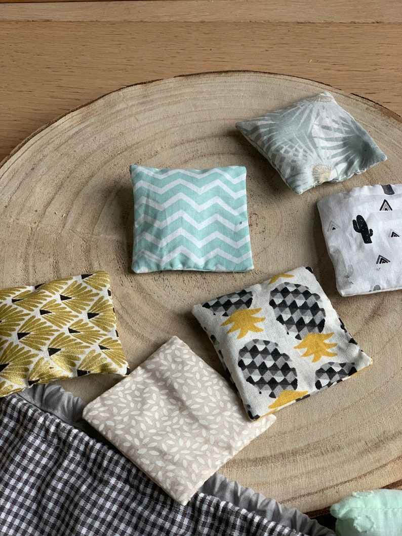 Baby gift idea Set of 12 sensory cushions, tactile Montessori inspiration baby touch awakening game, textures green and gray tones image 3