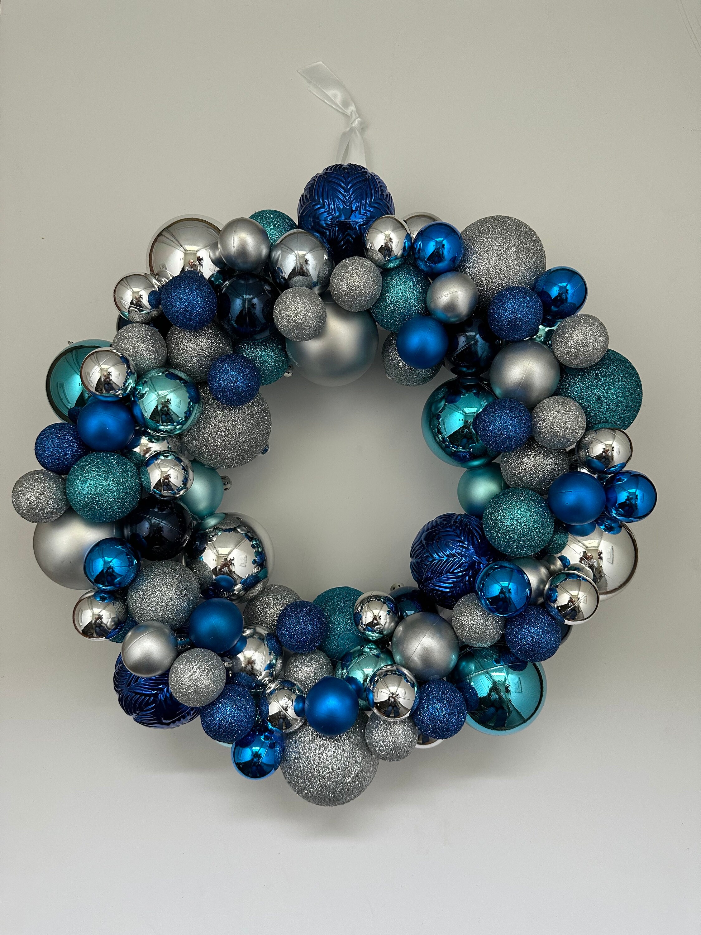 Blue christmas ball wreath Clearance