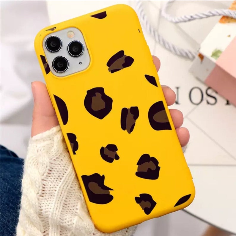 iPhone 11 max pro yellow leopard case