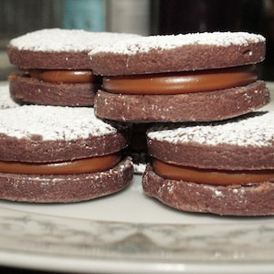 Chocolate PERUVIAN ALFAJORES filled with dulce de leche, birthday gift, valentine&#39;s day, thanksgiving, Christmas, handmade, artisanal