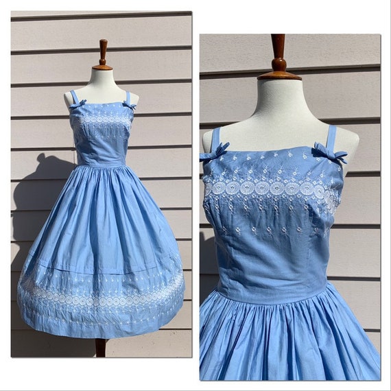1950s Junior Towne Embroidered Dress / Blue / Smal