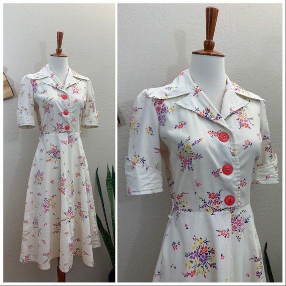 1970s Floral Shirt Dress / Small