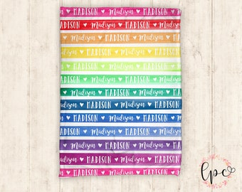 Personalisierte Baby-Namensdecke - Regenbogen-Baby-Decke - Name-Muster-Decke - Personalisierte Babydecke - Babypartygeschenk - Decke werfen