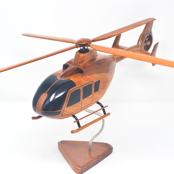 EC135 Holzmodell Hubschrauber aus Mahagoni Holz