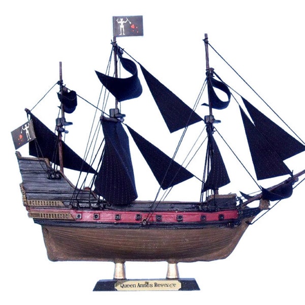 Blackbeard’s Queen Anne’s Revenge Limited Model Pirate Ship 7 »