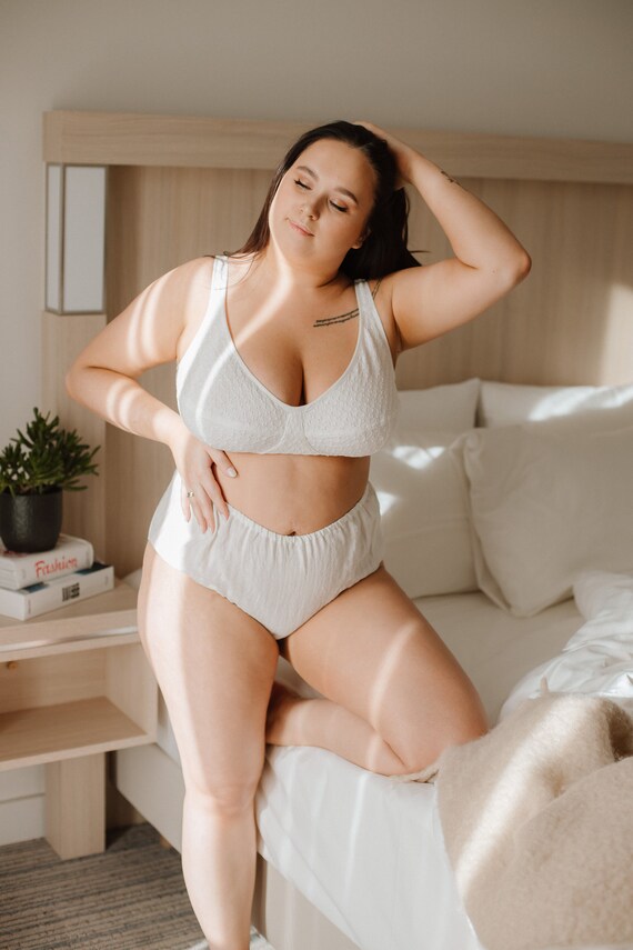 JENNY Organic Lingerie, Plus Size Bralette, Plus Size Lingerie -  Canada