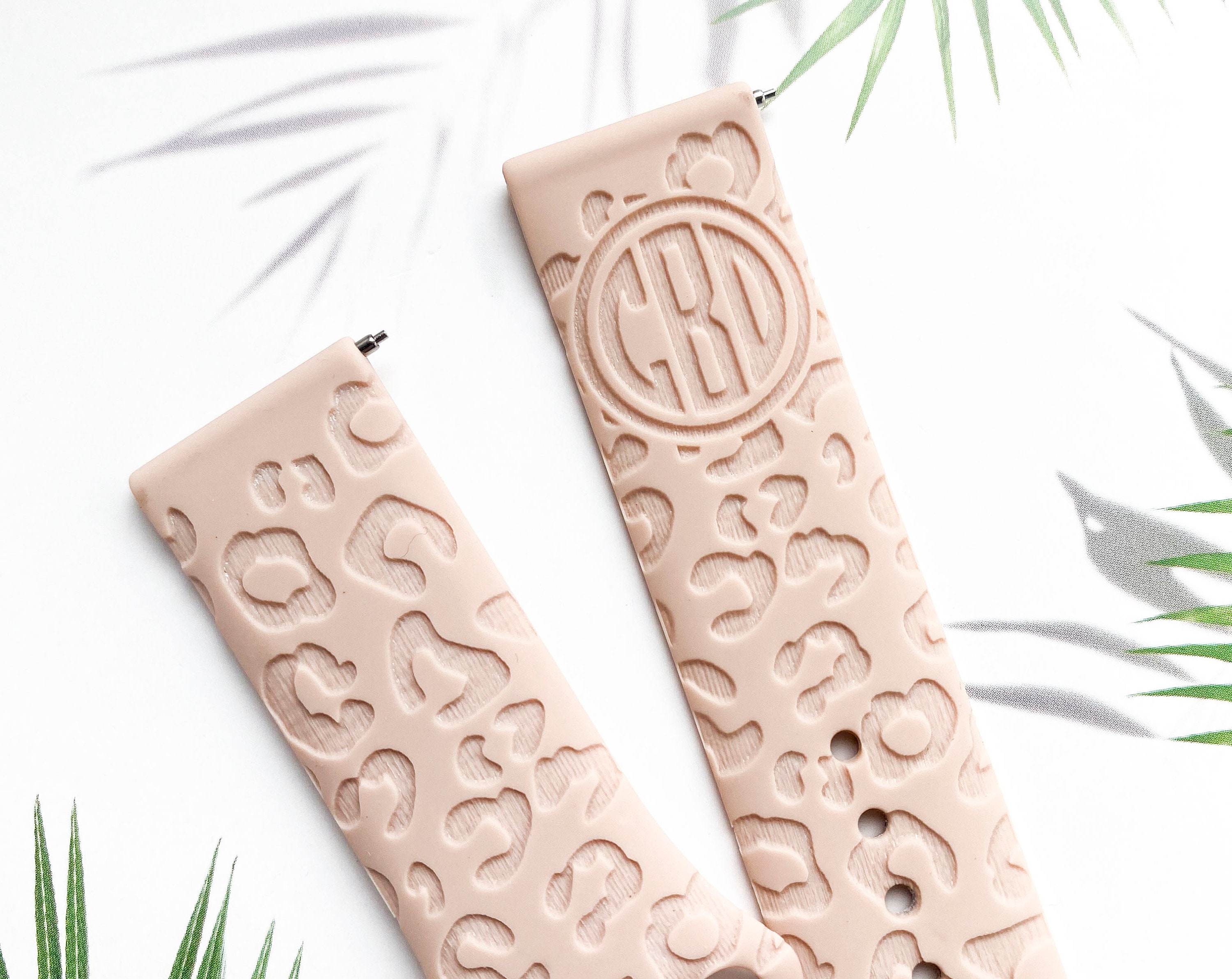 Leopard cheetah print silicone watch band, Disney smart watch band, Fitbit versa Galaxy watch band woman watch strap, 20 22 mm width.