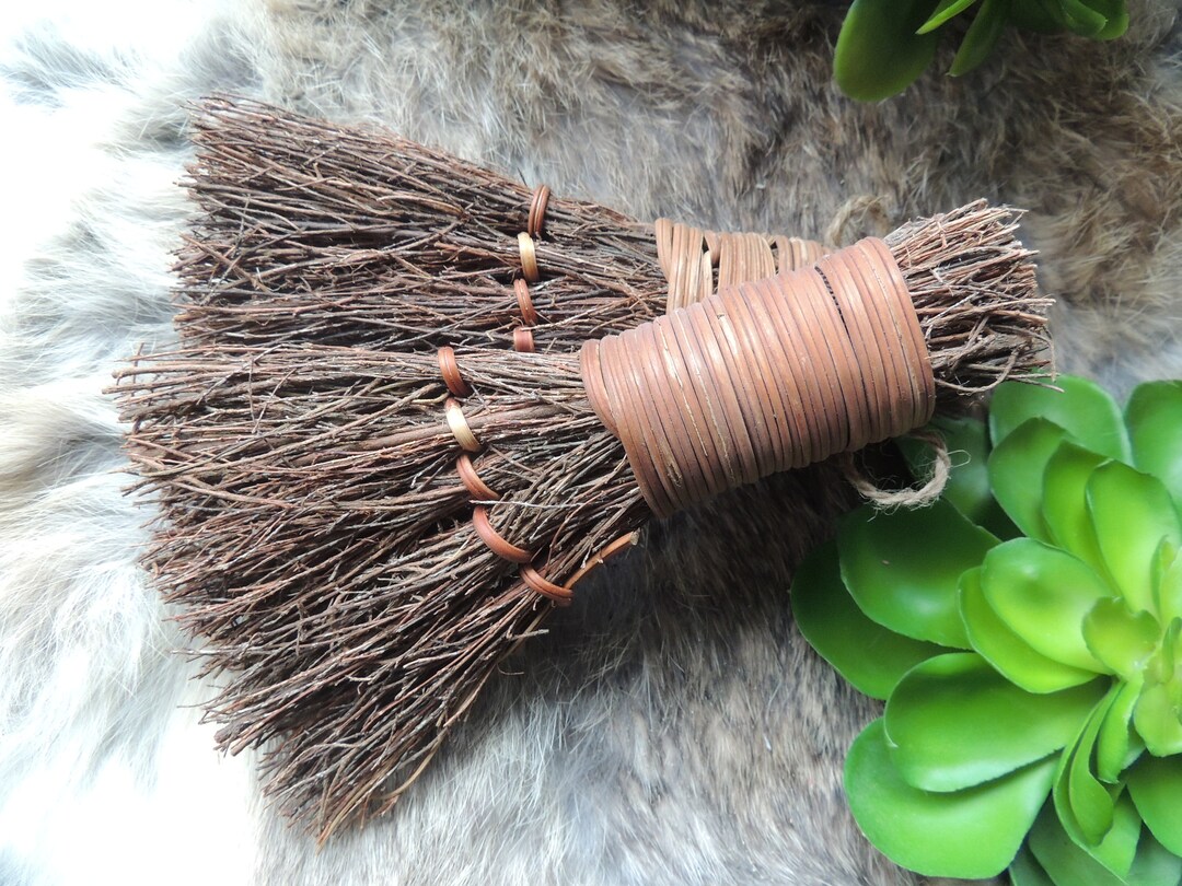 Cinnamon Besom Broom With White Strawflower Moonstone, 46 OFF