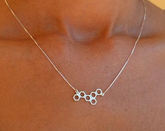 Silver Honeycomb Necklace For Women - Dainty Honeycomb Pendant - Minimalist Honeycomb Jewelry To Gift For Her