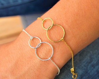 Gold Circle Charm Bracelet For Women - Minimalist Circle Jewelry To Gift For Her - Tiny Gold Circle Bracelet