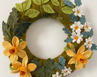 Spring Wreath, daffodil and Daisy decor