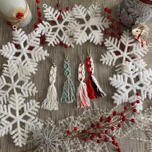 Macrame Keychain - Winter Christmas Bag Clip