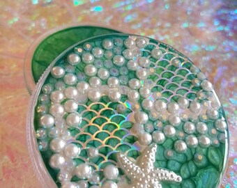 Sea-Weed Green and Faux Pearl "Under Da Sea Reefer Mermaid" 3 Part Crusher/Grinder