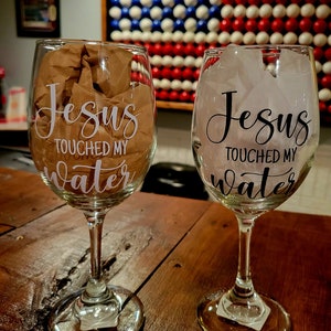 15+ Funny Wine Glasses For Wine Lovers - Best Funny Wine Glasses